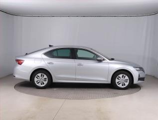 Škoda Octavia (2024) Top Selection 1.5 TSI mHEV - náhled 6