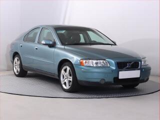 Volvo S60 2.5T, nov� STK, jezd� v�born�