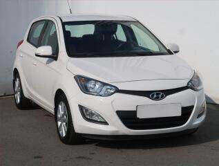Hyundai i20 1.2, Serv.kniha, Park.�senzory