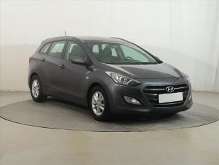 Hyundai i30 1.6 MPI, �R,1.maj, Serv.kniha
