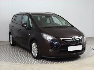 Mercedes-Benz 300 d 4MATIC, �R, 1Maj, DPH