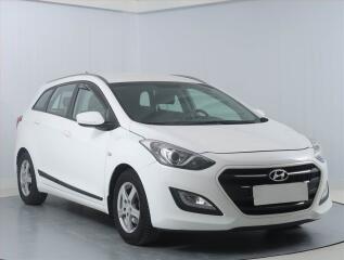Hyundai i30 Comfort 1.6 CRDi, �R,1.maj