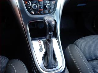 Opel Astra (2011) 1.6 T, Automat, Xenony - náhled 13