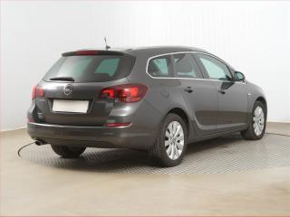 Opel Astra (2011) 1.6 T, Automat, Xenony - náhled 5