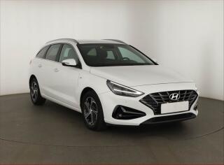 Hyundai i30 Family Smart 1.5 T-GDI, �R