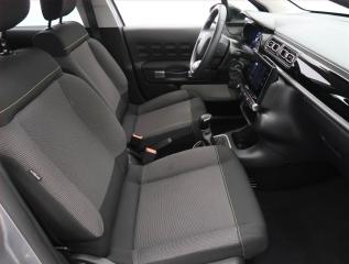 Citroën C3 (2024) Shine 1.2 PureTech, ČR,1.maj - náhled 9