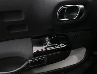 Citroën C3 (2024) Shine 1.2 PureTech, ČR,1.maj - náhled 22