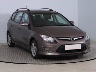 Hyundai i30 1.6 CVVT, �R,1.maj, Serv.kniha