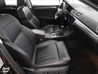 Škoda Superb (2020) Style 1.5 TSI, digi klima - náhled 9