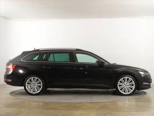 Škoda Superb (2020) Style 1.5 TSI, digi klima - náhled 6