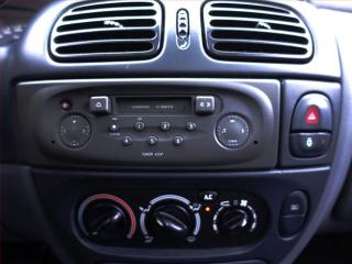 Renault Mégane (2001) 1.4 16V , po STK, Tažné, Klima - náhled 12
