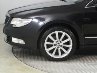 Škoda Superb (2012) Laurin&Klement 2.0 TDI - náhled 12