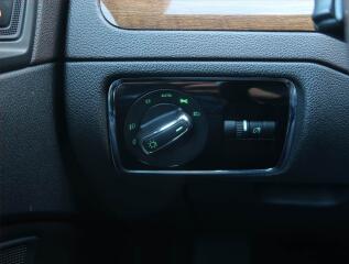 Škoda Superb (2012) Laurin&Klement 2.0 TDI - náhled 18