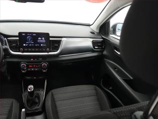 Kia Stonic (2023) Exclusive 1.0 T-GDI - náhled 8