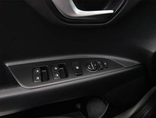 Kia Stonic (2023) Exclusive 1.0 T-GDI - náhled 20