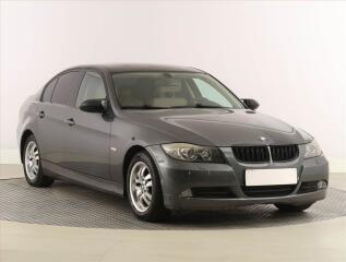 BMW 320 i, po STK, zamluveno