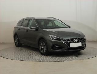 Hyundai i30 1.5 DPI, R,1.maj, Serv.kniha