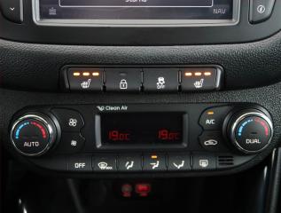 Kia Ceed (2017) GT Line 1.6 CRDi, ČR,1.maj - náhled 17