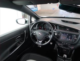 Kia Ceed (2017) GT Line 1.6 CRDi, ČR,1.maj - náhled 7