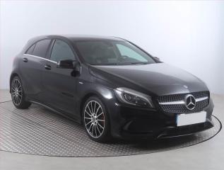 Mercedes-Benz AMG Line A 180, Serv.kniha