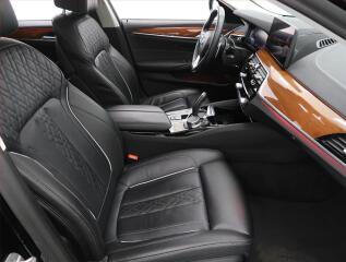 BMW Řada 5 (2022) 540d xDrive - náhled 9