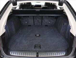 BMW Řada 5 (2022) 540d xDrive - náhled 14