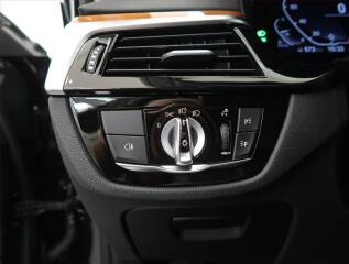 BMW Řada 5 (2022) 540d xDrive - náhled 28