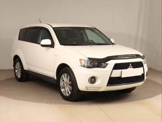 Mitsubishi Outlander 2.2 DI-D, 4X4, Park.senzory