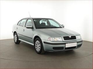 �koda Octavia 1.6, �R,1.maj, Serv.kniha