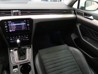 Volkswagen Passat (2021) 2.0 TDI, DPH, DSG - náhled 8