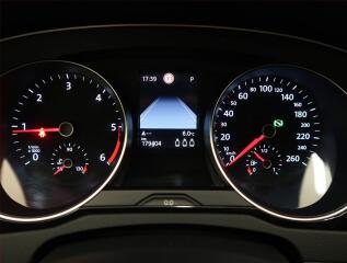 Volkswagen Passat (2021) 2.0 TDI, DPH, DSG - náhled 11