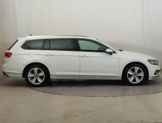 Volkswagen Passat (2022) Elegance 2.0 TDI - náhled 6