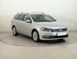 Volkswagen Passat 2.0 TDI, Serv.kniha, Navi