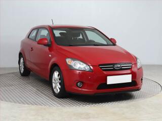 Kia Ceed 1.4 CVVT, nov� STK, rezervace