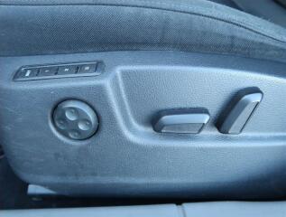 Toyota RAV4 (2024) 2.5 Hybrid, GR SPORT, ACC, 4x4 - náhled 13