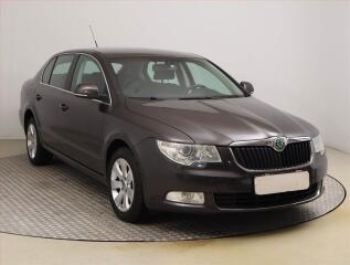 �koda Superb Ambiente 2.0 TDI, Xenony