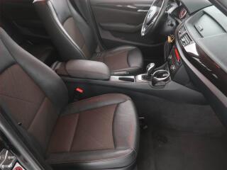 Mercedes-Benz GLA (2018) 180, AUTOMAT, NAVI - náhled 7