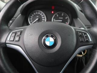 Mercedes-Benz GLA (2018) 180, AUTOMAT, NAVI - náhled 14