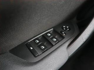 Mercedes-Benz GLA (2018) 180, AUTOMAT, NAVI - náhled 15