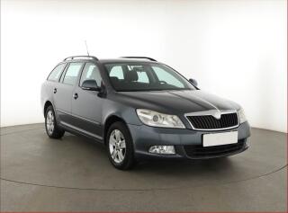 �koda Octavia 1.6, nov� STK, jezd� v�born�