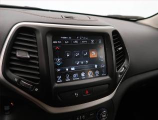 Jeep Cherokee (2017) 2.2 MultiJet, digi klima - náhled 16