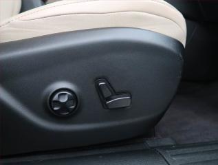 Jeep Cherokee (2017) 2.2 MultiJet, digi klima - náhled 22