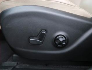 Jeep Cherokee (2017) 2.2 MultiJet, digi klima - náhled 23