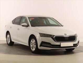 �koda Octavia 1.0 TSI, Serv.kniha, K��e
