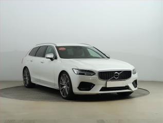 Volvo V90 D4