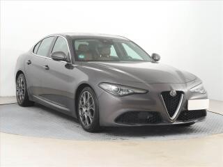 Alfa Romeo Giulia 2.2 Multijet, Serv.kniha, K��e