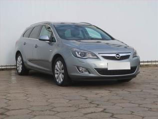 Opel Astra 1.4 T, Navi, Xenony, Tempomat