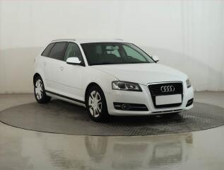 Audi A3 Base 1.2 TFSI, Park.�senzory