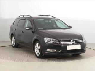Volkswagen Passat 1.6 TDI, Serv.kniha, Navi