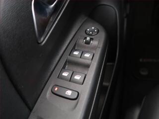 Opel Corsa (2020) Elegance 50 kWh, SoH 93% - náhled 16